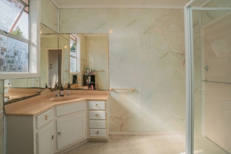 Photo of property in 41 Parrs Cross Road, Henderson, Auckland, 0612
