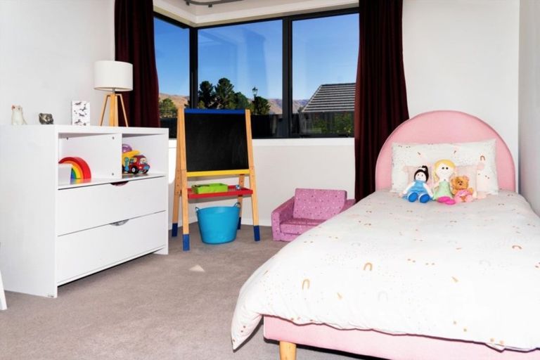 Photo of property in 5 Crabbe Place, Cromwell, 9310