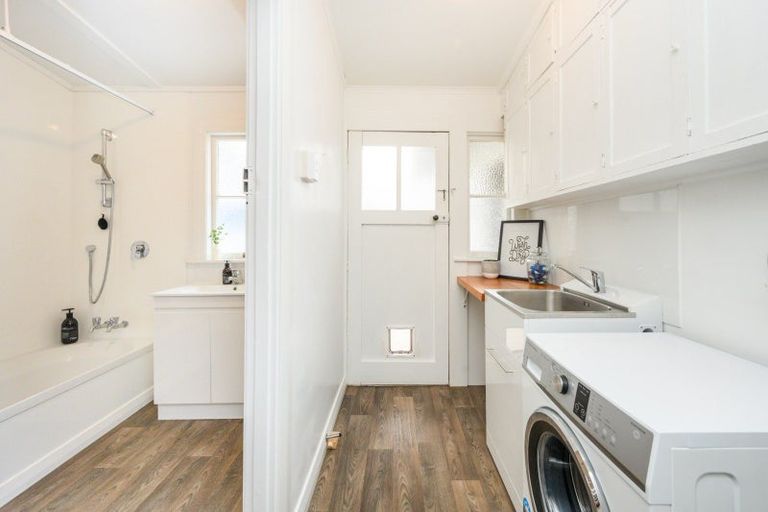 Photo of property in 2 Fairs Road, Milson, Palmerston North, 4414