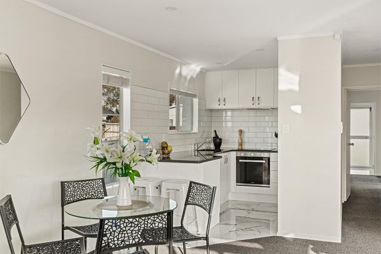 Photo of property in 26 Hinerau Street, Henderson, Auckland, 0612