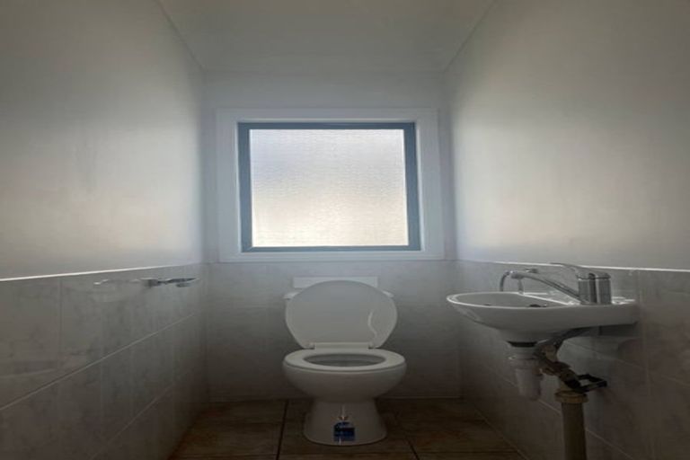 Photo of property in 8 Stanley Road, Glenfield, Auckland, 0629