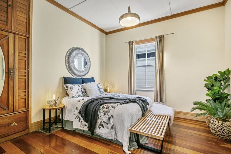 Photo of property in 220 Ohiro Road, Brooklyn, Wellington, 6021