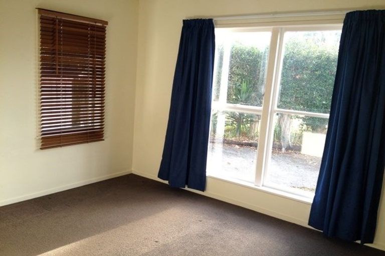 Photo of property in 1/44 Lysander Crescent, Beach Haven, Auckland, 0626