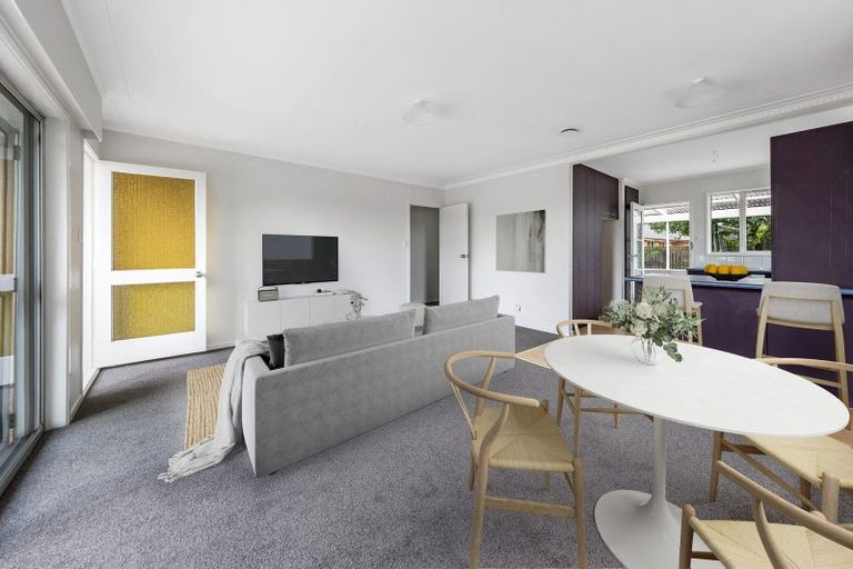 Photo of property in 2/111 Florence Avenue, Orewa, 0931