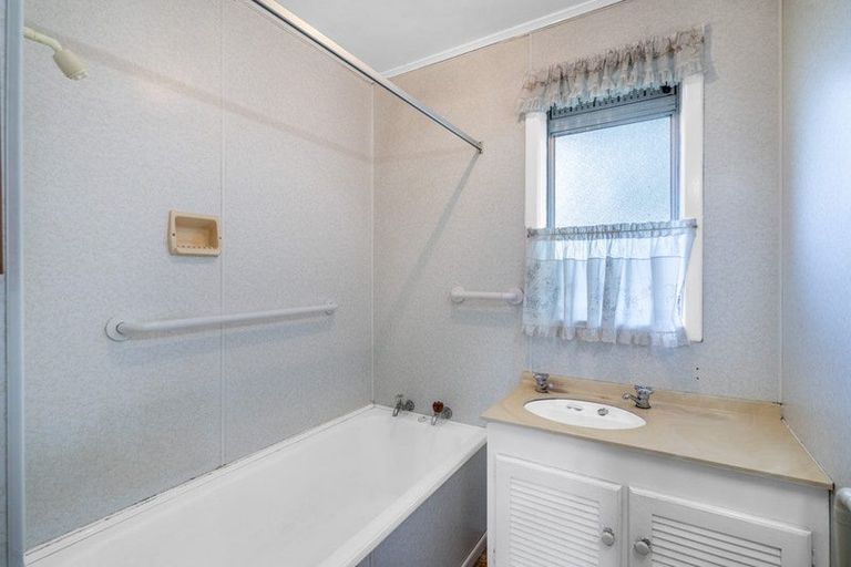 Photo of property in 38 Nichol Street, Heidelberg, Invercargill, 9812