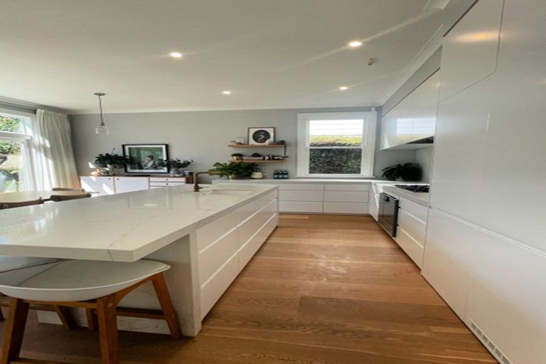 Photo of property in 22 Plunket Street, Kelburn, Wellington, 6012