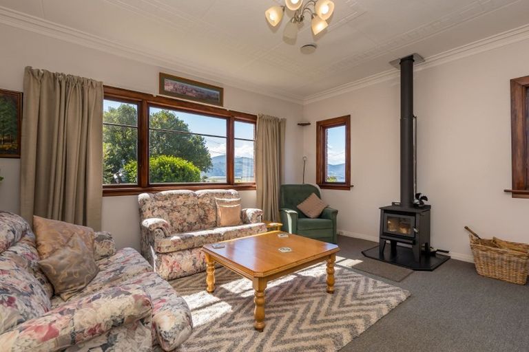 Photo of property in 1 Jane Street, Macandrew Bay, Dunedin, 9014