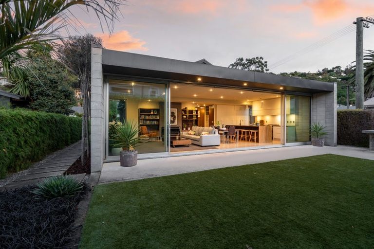 Photo of property in 20 Augusta Street, Redcliffs, Christchurch, 8081