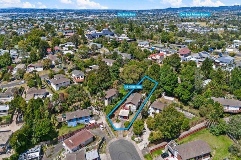 Photo of property in 14 Kilcar Place, Massey, Auckland, 0614