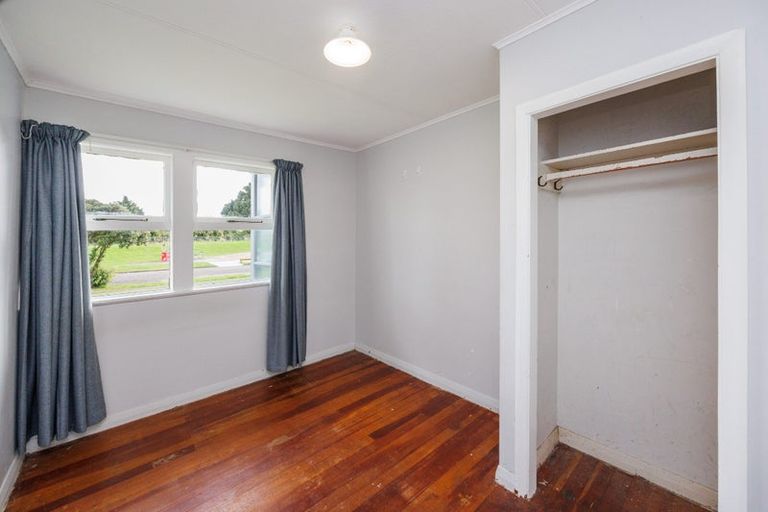 Photo of property in 39 Clausen Street, Takaro, Palmerston North, 4412