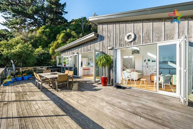 Photo of property in 29a Totara Street, Eastbourne, Lower Hutt, 5013