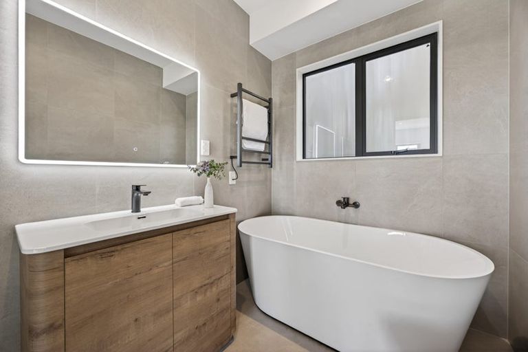Photo of property in 244e West Hoe Heights, Orewa, 0931