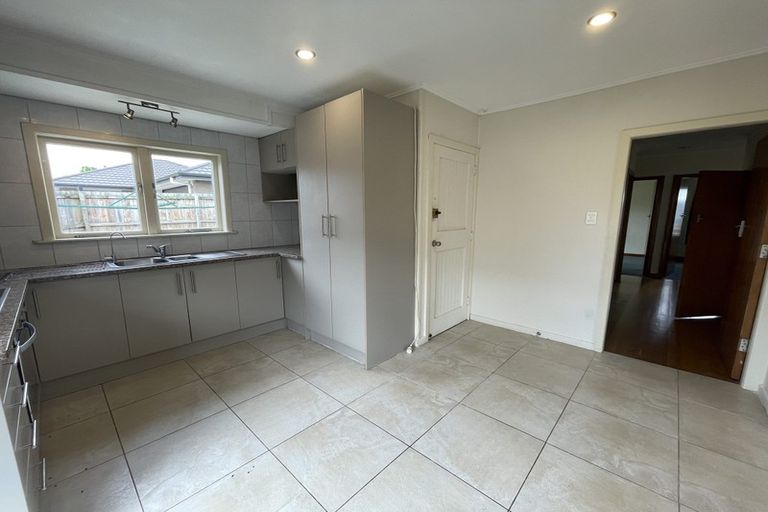 Photo of property in 28 Landon Avenue, Mangere East, Auckland, 2024