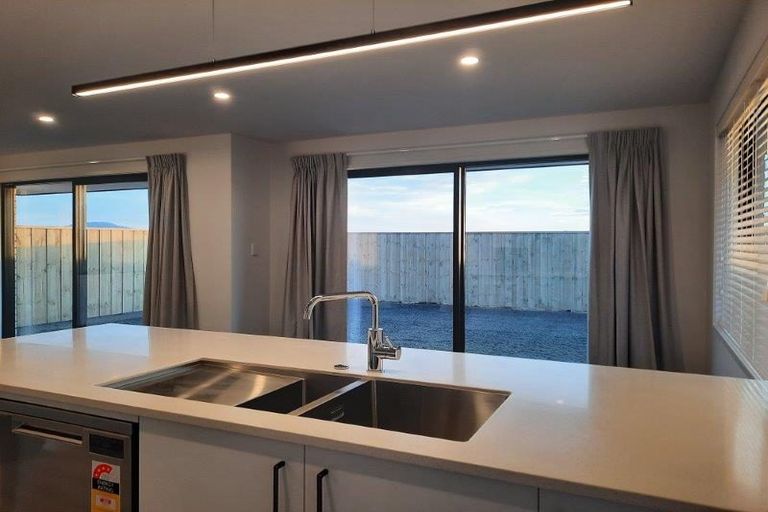 Photo of property in 32 Ellmers Street, Woodend, 7691