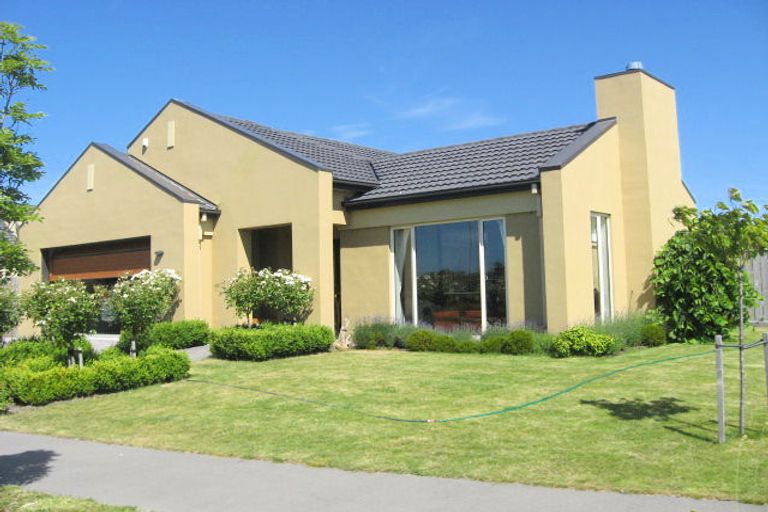 Photo of property in 26 Limes Avenue, Parklands, Christchurch, 8083