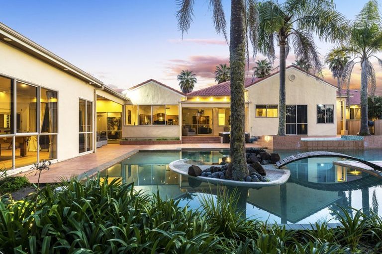 Photo of property in 9 Burgundy Park Avenue, Henderson, Auckland, 0612