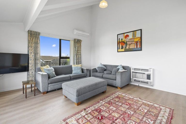 Photo of property in 84 Mercury Way, Whitby, Porirua, 5024