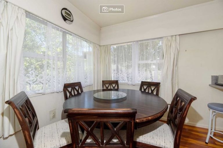 Photo of property in 27 Crompton Road, Massey, Auckland, 0614