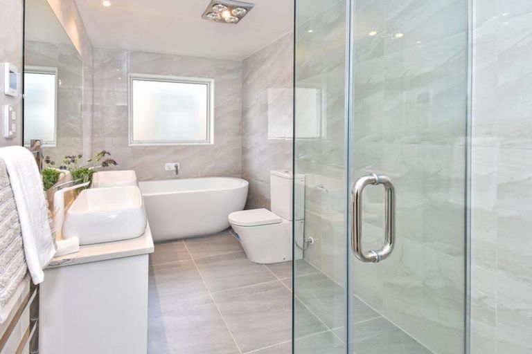 Photo of property in 16 Lisnoble Road, Flat Bush, Auckland, 2019