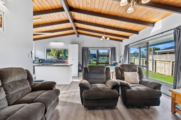 Photo of property in 4 Omutu Street, Oakura, Hikurangi, 0184