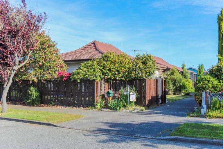 Photo of property in 57 Sarabande Avenue, Redwood, Christchurch, 8051