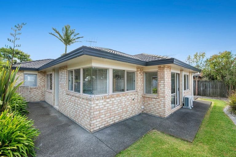 Photo of property in 53 Bay Street, Red Beach, 0932
