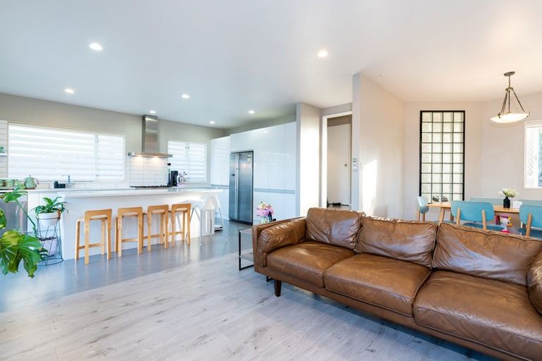 Photo of property in 473 Don Buck Road, Massey, Auckland, 0614