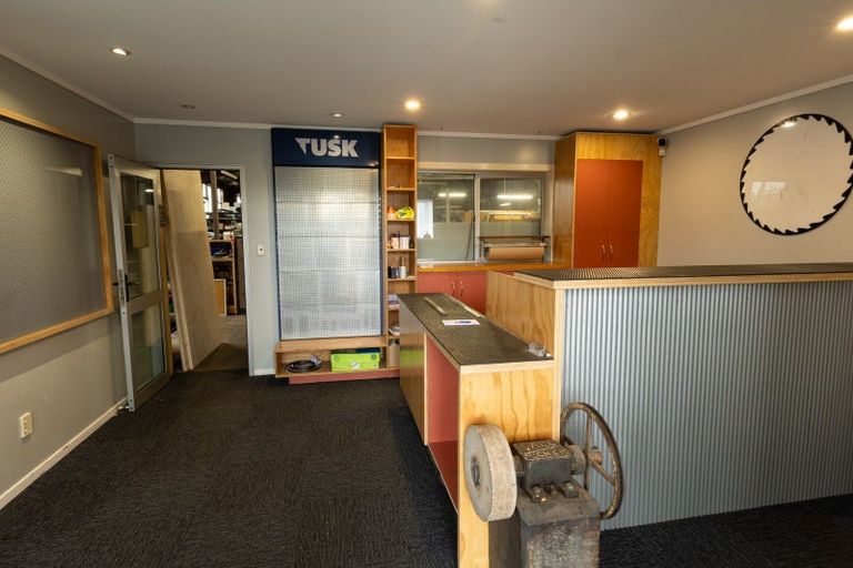 Photo of property in 1-2 Seagull Place, Whitby, Porirua, 5024