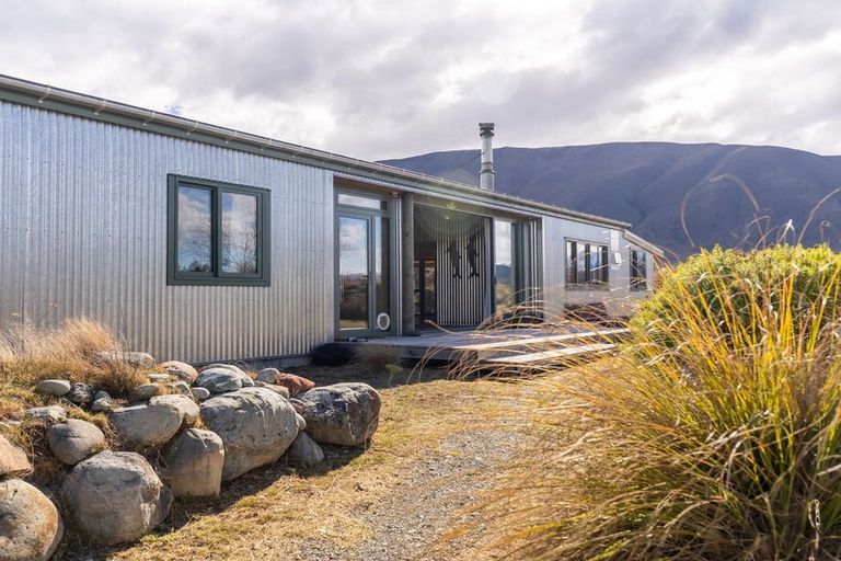 Photo of property in 320 Manuka Terrace, Ben Ohau, Twizel, 7999