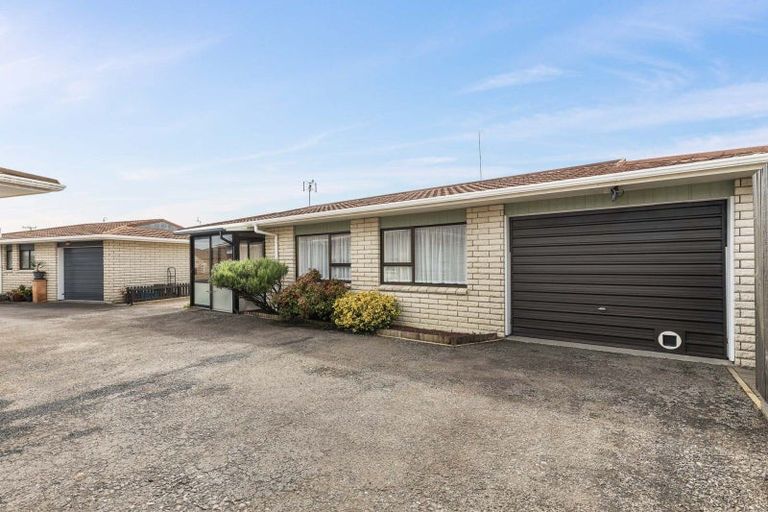 Photo of property in 11 Tukapa Street, Westown, New Plymouth, 4310