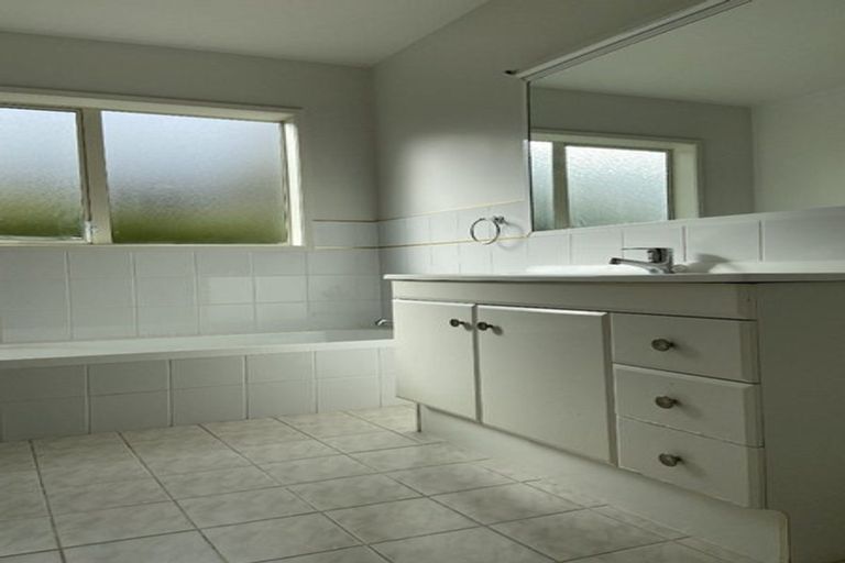 Photo of property in 2/78 Selwyn Crescent, Forrest Hill, Auckland, 0620