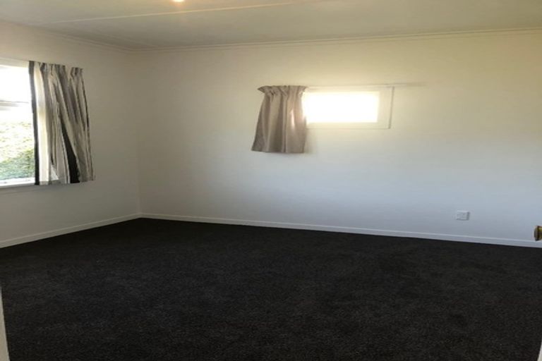 Photo of property in 15 Paritutu Road, Spotswood, New Plymouth, 4310