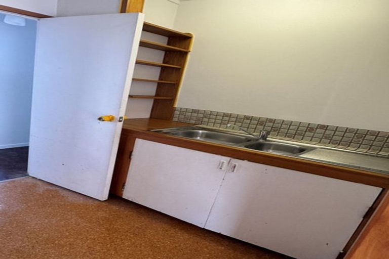 Photo of property in 42b Hogans Road, Glenfield, Auckland, 0629