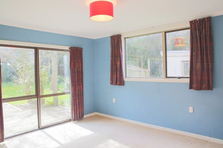 Photo of property in 26 Watt Road, Otatara, Invercargill, 9879