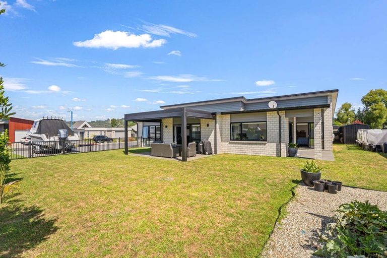 Photo of property in 9 Lady Jocelyn Place, Whitianga, 3510