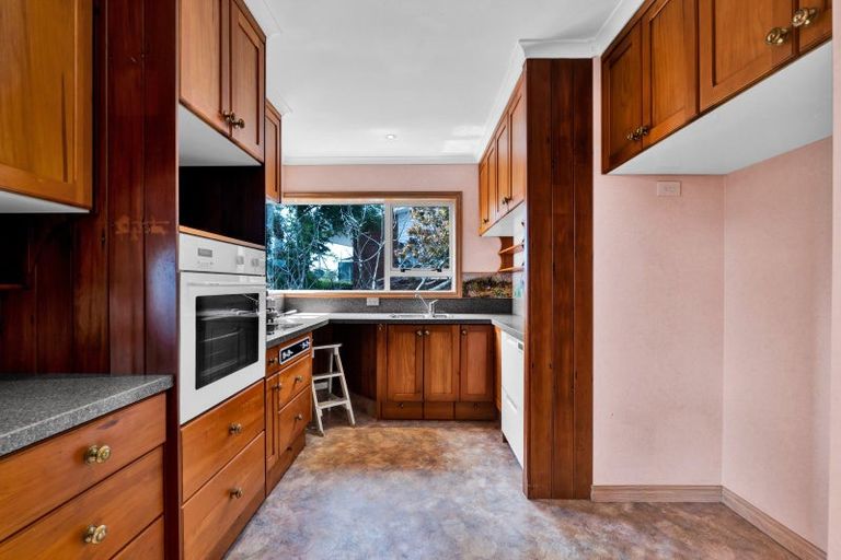 Photo of property in 64 Waiwaka Terrace, Strandon, New Plymouth, 4312
