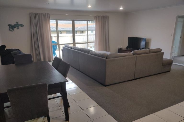 Photo of property in 7 Royalpark Place, Favona, Auckland, 2024