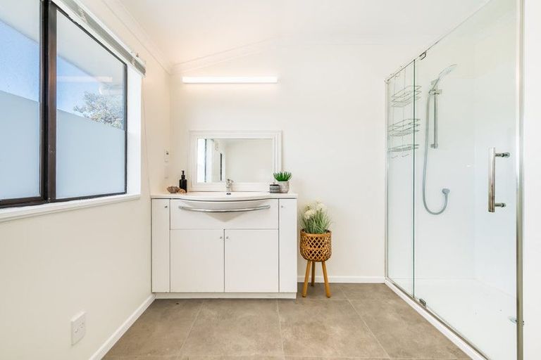 Photo of property in 3 Dennis Grove, Paraparaumu Beach, Paraparaumu, 5032