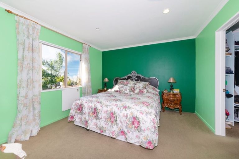 Photo of property in 15 Exotic Place, Massey, Auckland, 0614