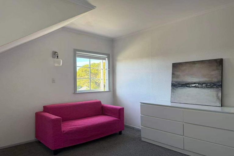 Photo of property in 50 Peter Terrace, Castor Bay, Auckland, 0620