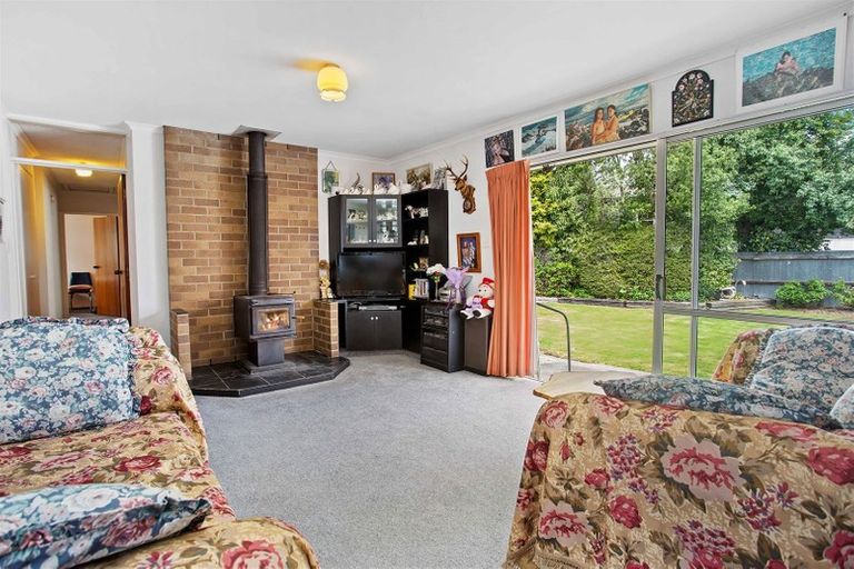 Photo of property in 7 Main North Road, Woodend, 7610
