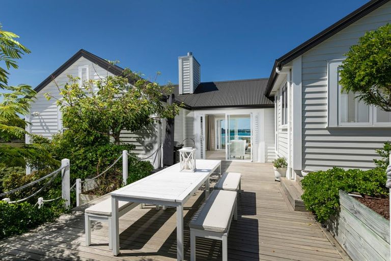 Photo of property in 98 Ahumoana Road, Okura Bush, Albany, 0794