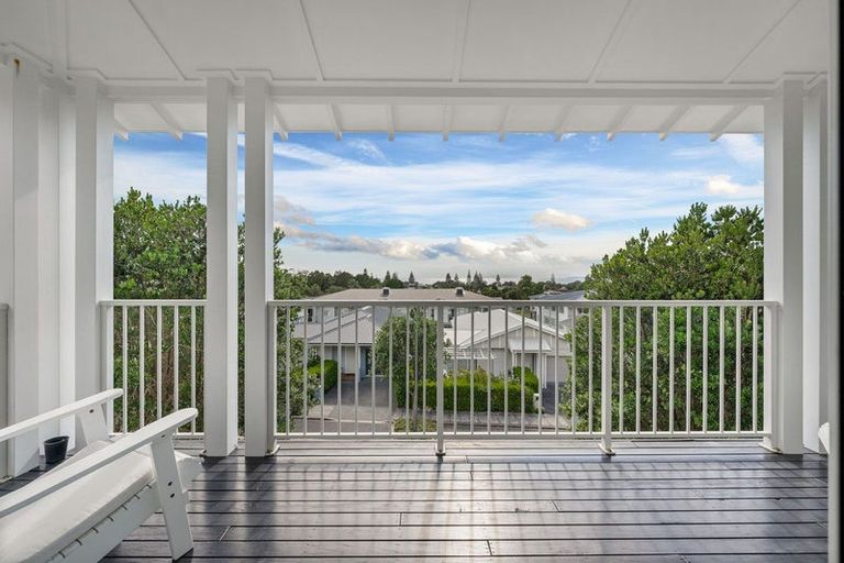 Photo of property in 15 Landmark Terrace, Orewa, 0931