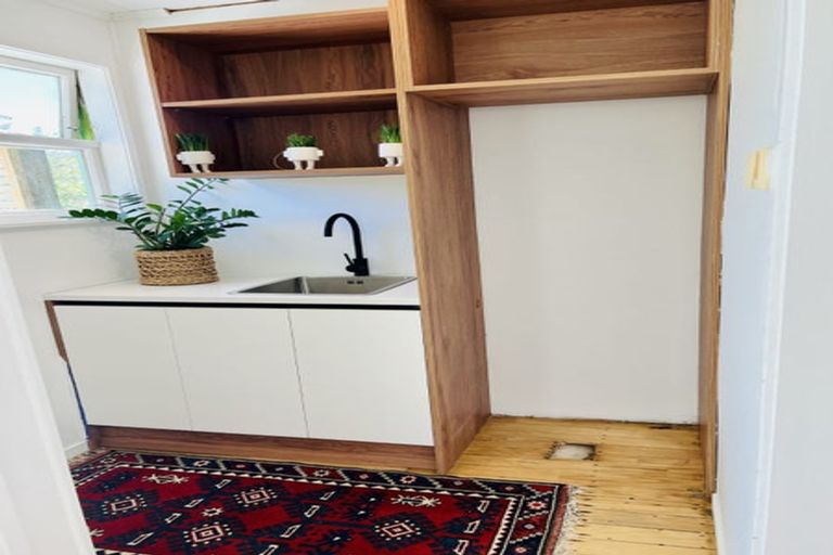 Photo of property in 25 Mcphail Street, Birkdale, Auckland, 0626