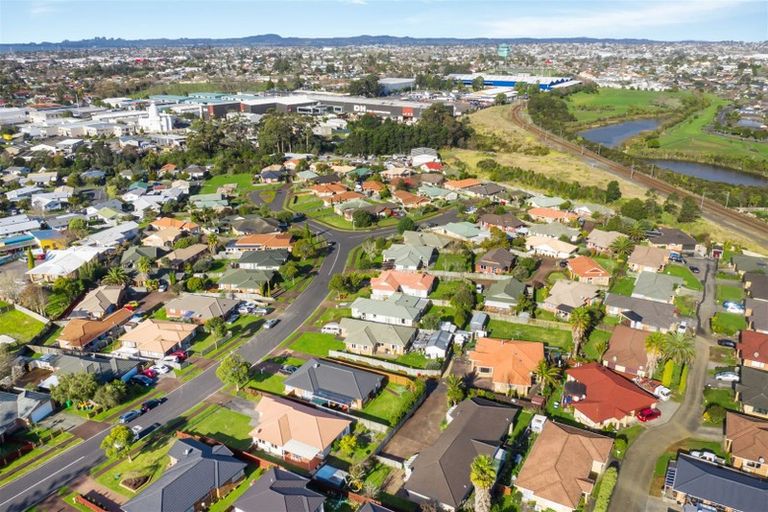 Photo of property in 3 Martin Jugum Lane, Ranui, Auckland, 0612