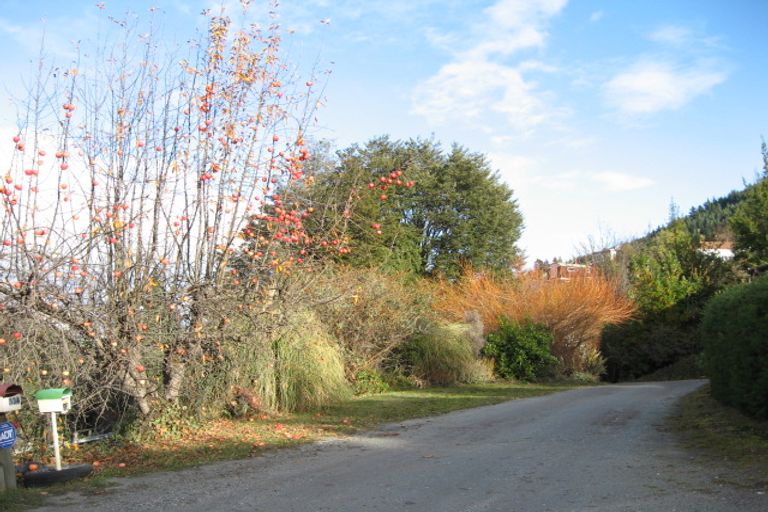 Photo of property in 15 Larch Hill Place, Queenstown, 9300