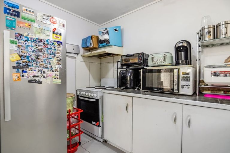 Photo of property in 1/32 Starforth Place, Henderson, Auckland, 0612