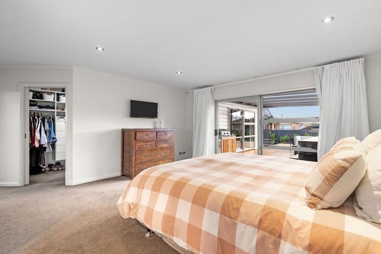 Photo of property in 20 Rosalie Terrace, Kelvin Grove, Palmerston North, 4414