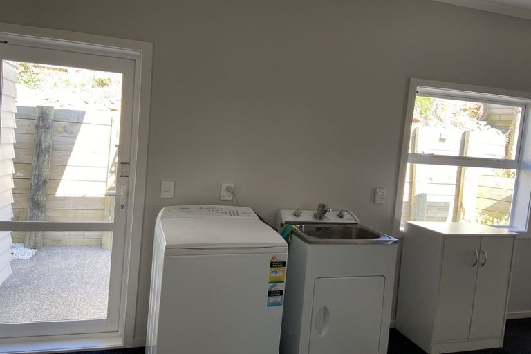 Photo of property in 124 Amesbury Drive, Churton Park, Wellington, 6037