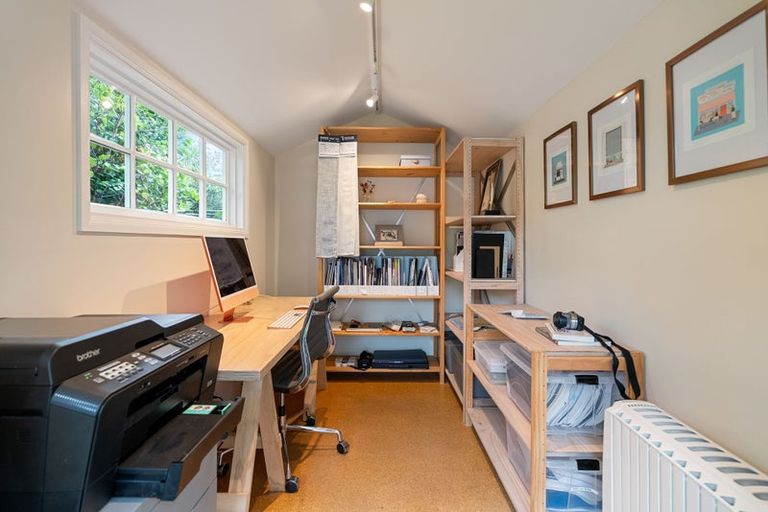 Photo of property in 71 Severn Street, Island Bay, Wellington, 6023